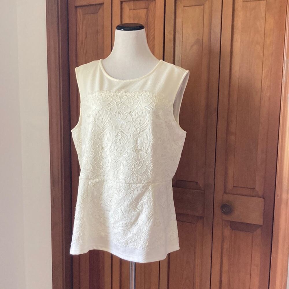 Suzy Shier Cream Pullover Peplum Top W/Lace Trim, Size XL